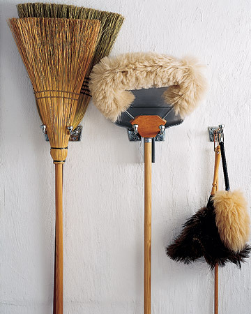 mla102284_0207_brooms_xl_rect540